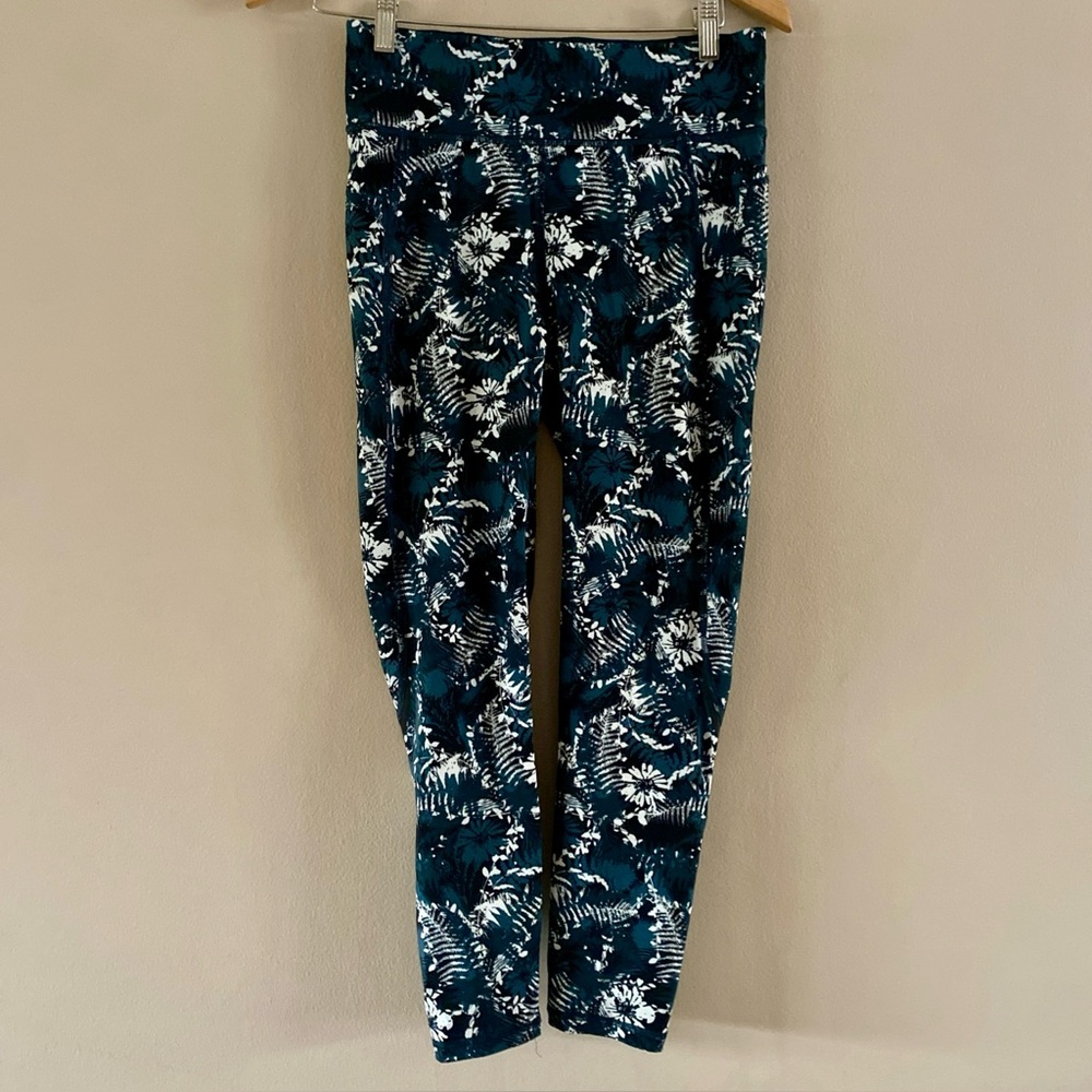 Sweaty Betty London Women’s Zero Gravity Blue Floral 7/8 Leggings Size US MEDIUM